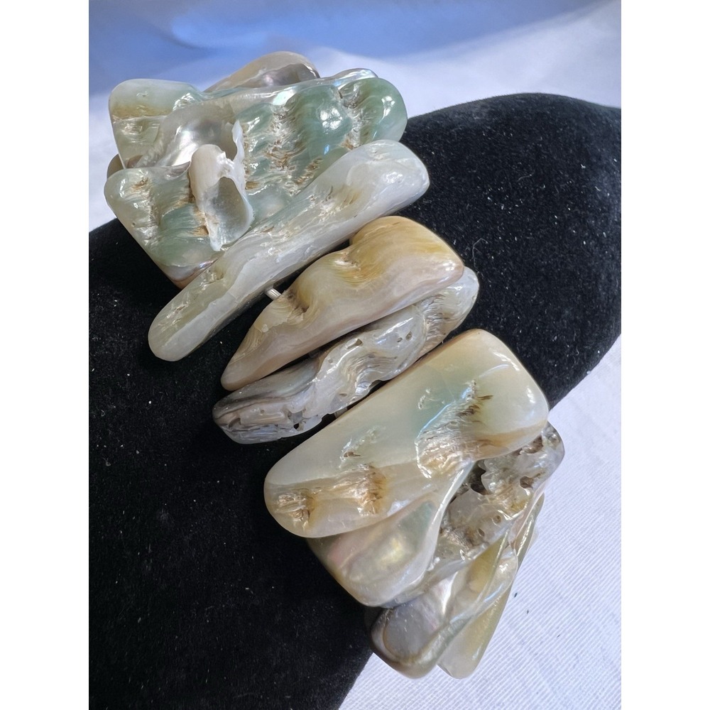 Polished Stones And Shells Bracelet - Picture 3 of 4